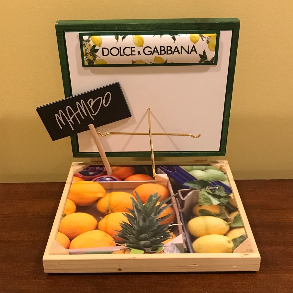 Dolce & Gabbana Display